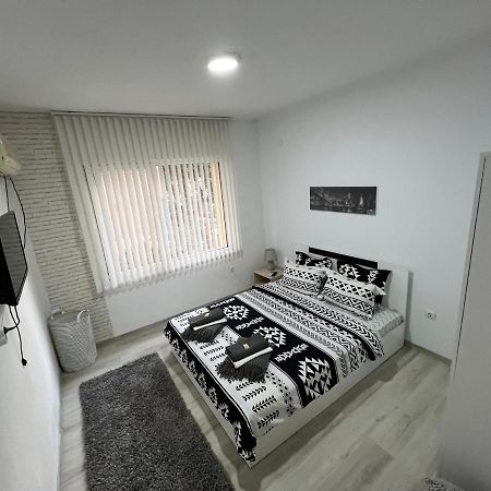 Апартамент Рози Sandanski Luaran gambar